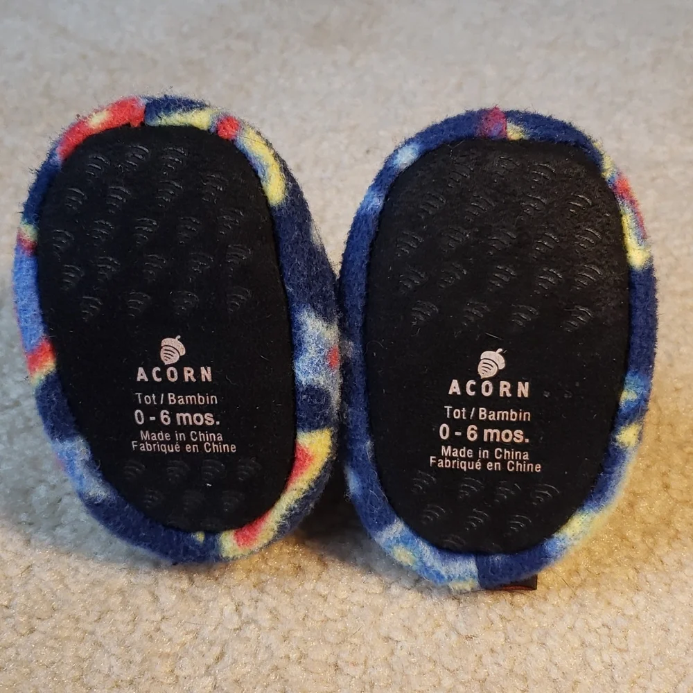 Acorn NWOT Easy Fleece Bootie Sz 0-6M